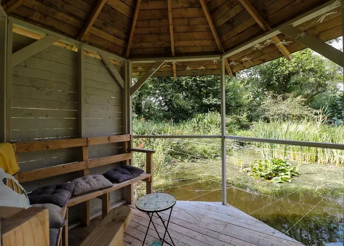 The Foxes Den Shepherds Hut * Bristol