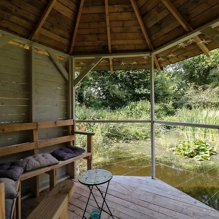 The Foxes Den Shepherds Hut * Bristol
